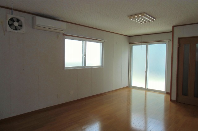 青森県十和田市東二十二番町13-4-1