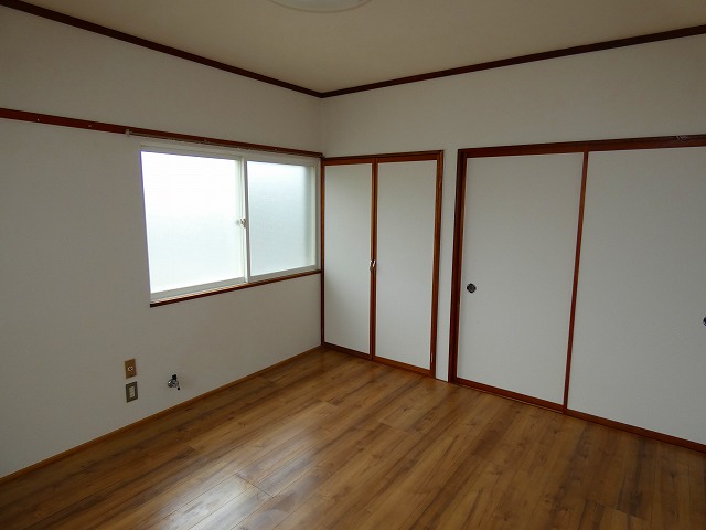 青森県十和田市東二十三番町29-33